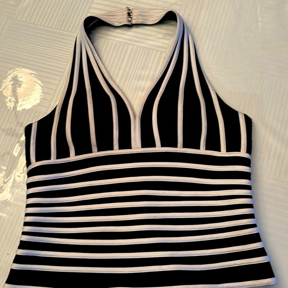 Gilani. Size 8 white and black dressy top
